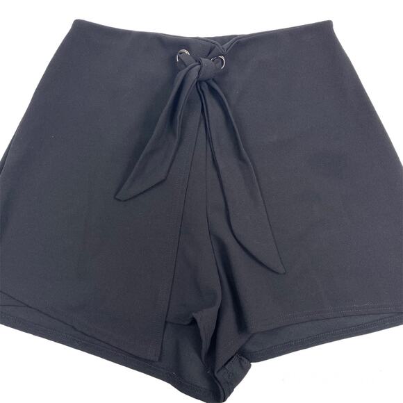 Pretty Little Things Wrap Shorts Black Tie Front Dress Womens NWT US 10 - Picture 10 of 10